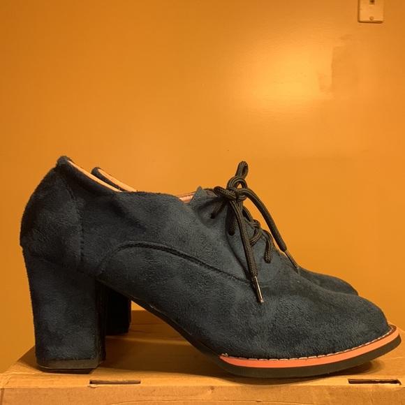 Chunky Heel Oxfords - Picture 2 of 6